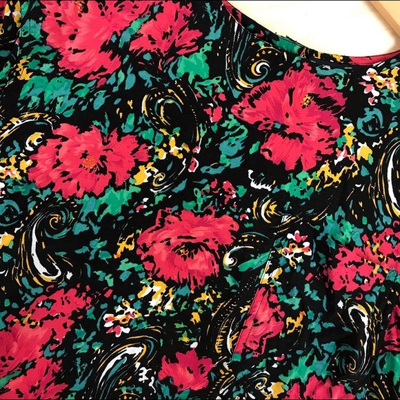 🌺Floral vintage top🌺 - Picture 3 of 3